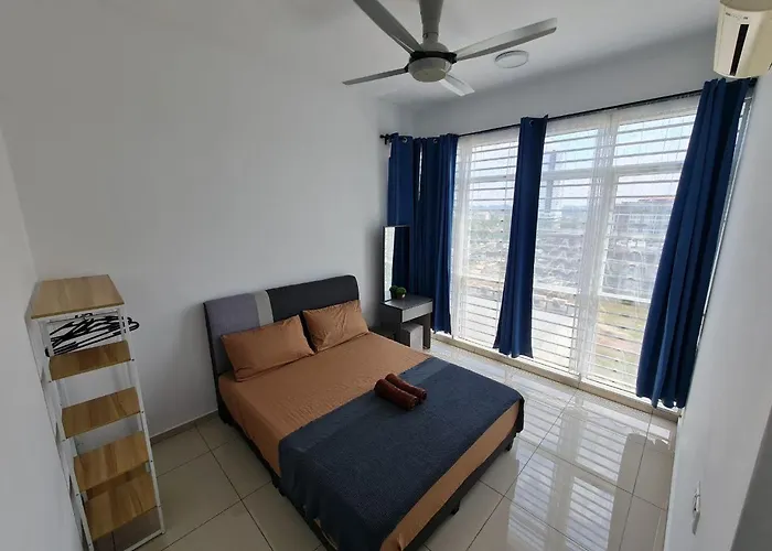 Kyu Residence Lmueslim Homestayl At Bangi Gateway Service Apartment Wifi Netflix Air-Con In Every Room