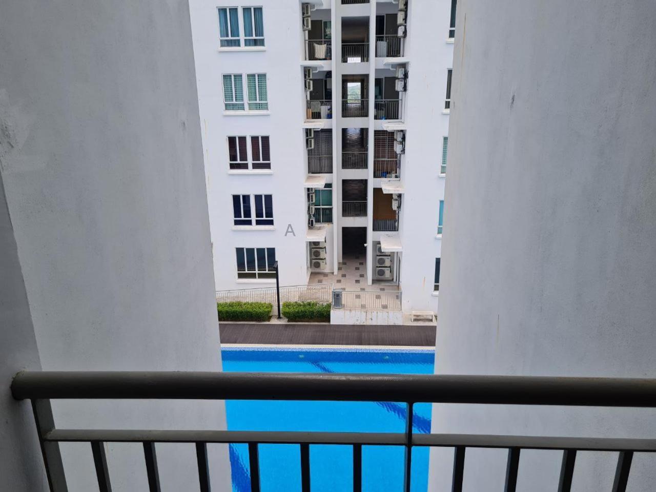 Apartment Kyu Lmueslim Homestayl At Bangi Gateway Service Wifi Netflix Air-con In Every *