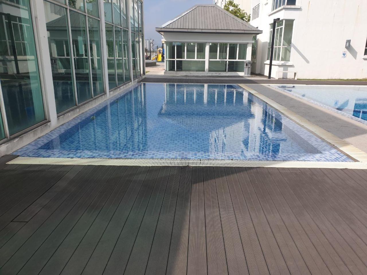 Kyu Lmueslim Homestayl At Bangi Gateway Service Wifi Netflix Air-con In Every Bandar Baru Bangi